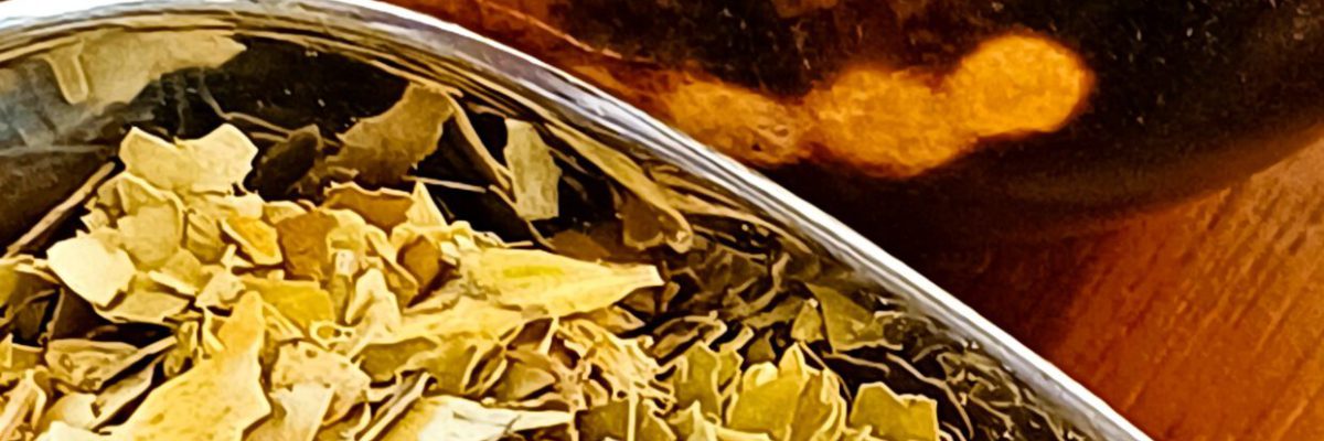 Naturkalebasse von unter mit Mate und Bombilla - Foto: A. Hühn