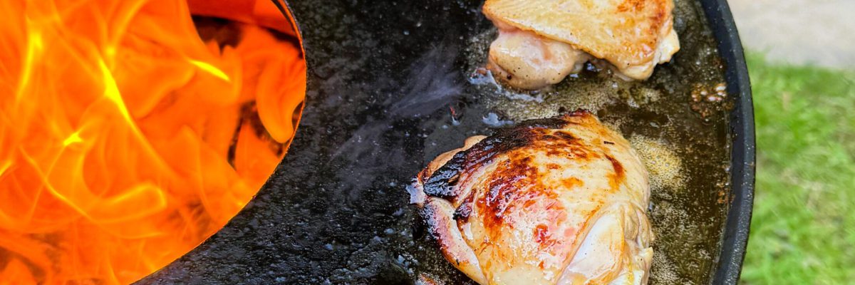 Hähnchen brutzelt